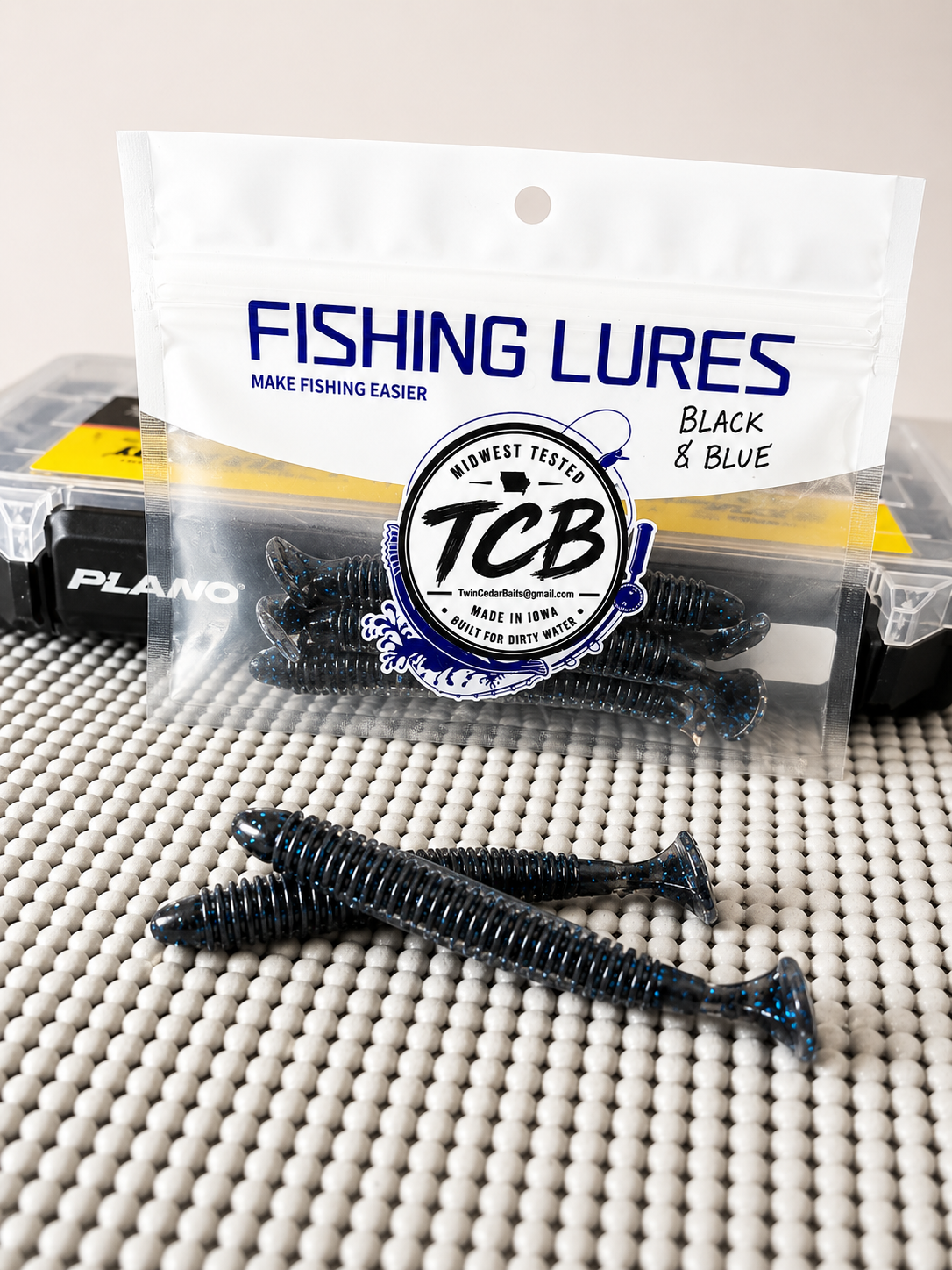 3.5" Black & Blue Paddle-Tails